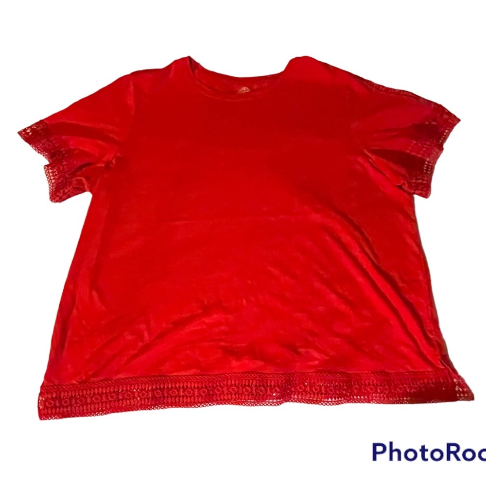 Ladies 2X St. John’s Bay red top
